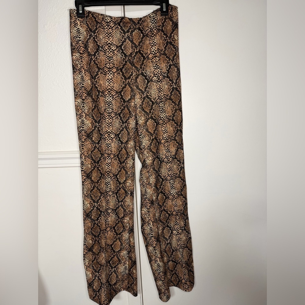 Wearever Snake Print Women's Pants size L new without tag